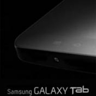 三星推出 Galaxy Tab，一款搭载 Android 操作系统、配备摄像头的 7 英寸平板电脑